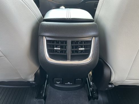 Used 2018 Chevrolet Malibu Hybrid w/ Driver Confidence Package FWD image 19