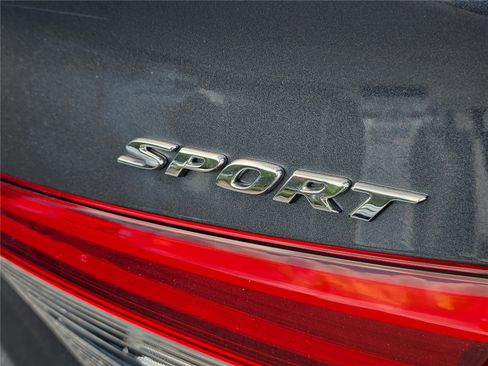 Used 2024 Honda Civic Sport image 4