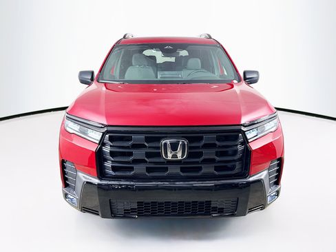 New 2026 Honda Pilot Sport image 3