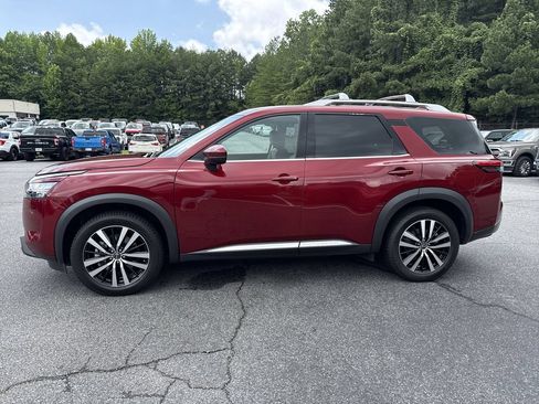 Used 2023 Nissan Pathfinder Platinum AWD/4WD image 4