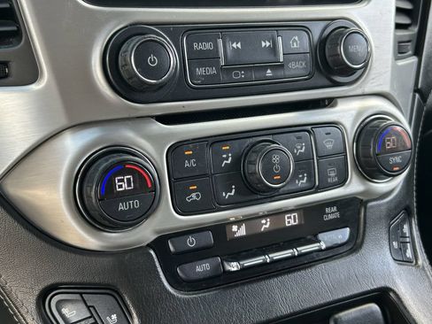 Used 2018 GMC Yukon XL SLT w/ Open Road Package AWD/4WD image 29