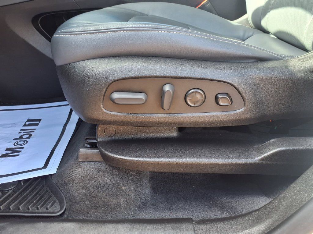 Used 2022 Buick Enclave Premium w/ Surround and Sites Package FWD image 11