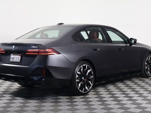 Used 2025 BMW i5 M60 w/ Premium Package image 4