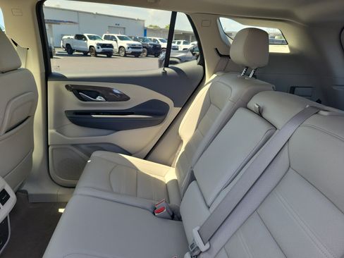 Used 2023 GMC Terrain Denali w/ Denali Premium Package AWD/4WD image 10