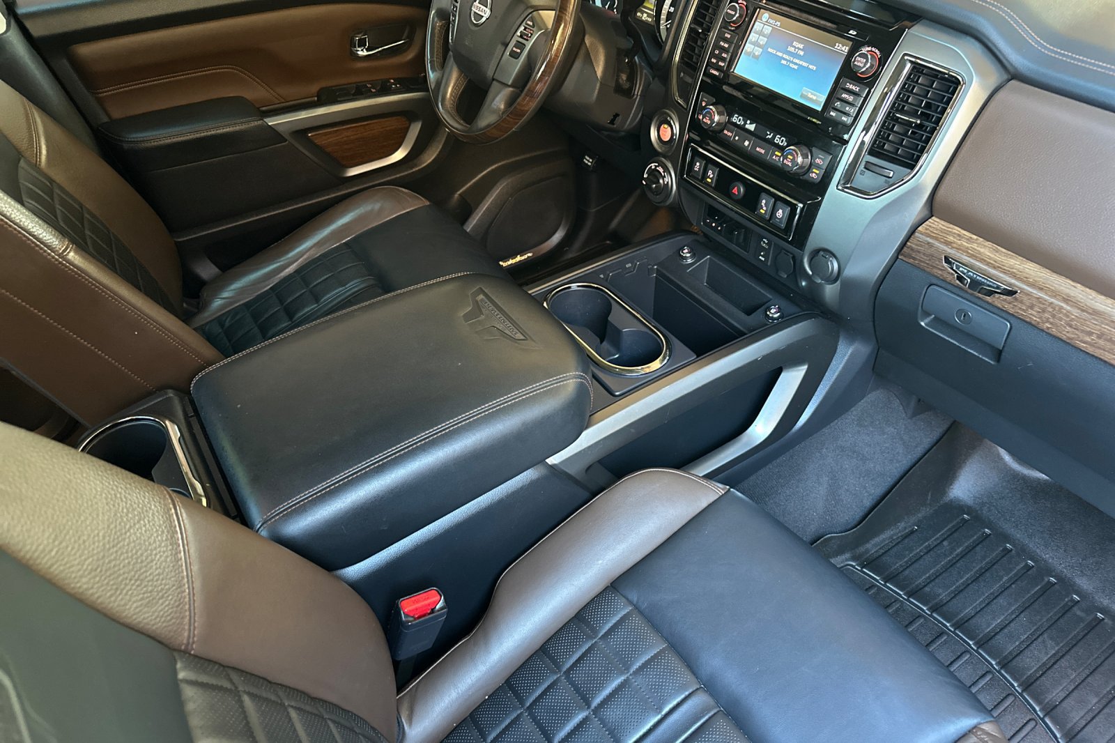 Used 2017 Nissan Titan Platinum Reserve AWD/4WD image 15