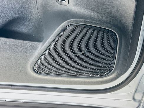 New 2026 Mercedes-Benz GLB 250 image 19