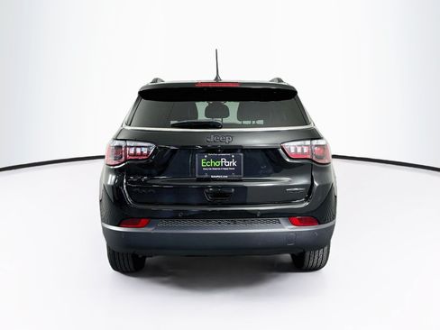 Used 2023 Jeep Compass Latitude w/ Convenience Group AWD/4WD image 7