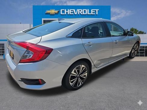 Used 2017 Honda Civic EX-T image 4