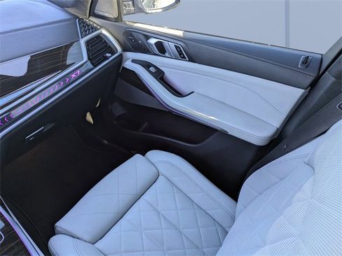 Used 2023 BMW X7 xDrive40i w/ Executive Package image 22