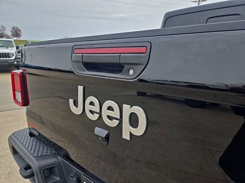 Used 2021 Jeep Gladiator Overland w/ Popular Equipment Package image 25