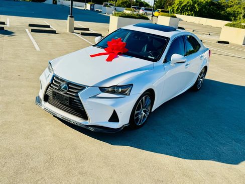 Used 2020 Lexus IS 300 w/ Premium Package image 46