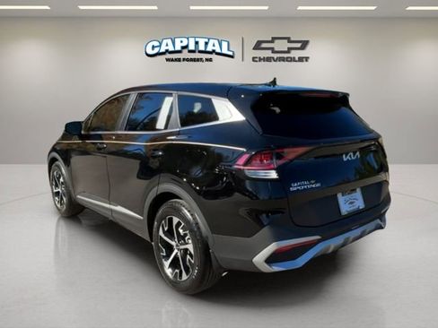 Used 2024 Kia Sportage EX image 3