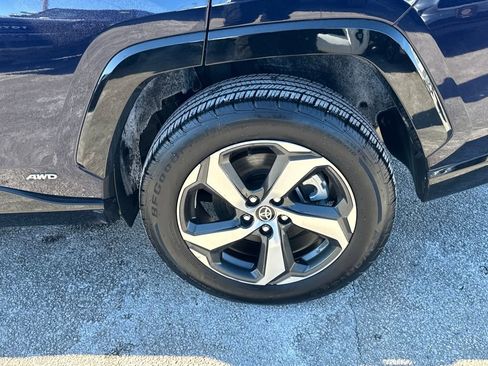 Used 2021 Toyota RAV4 SE image 42