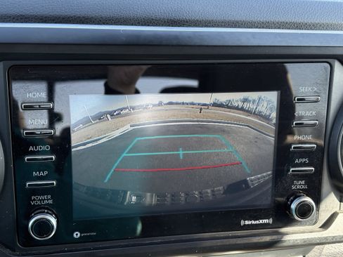 Used 2020 Toyota Tacoma SR image 22