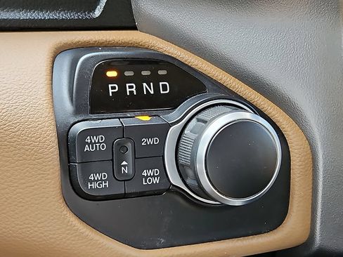 Used 2019 RAM 1500 Big Horn AWD/4WD image 13