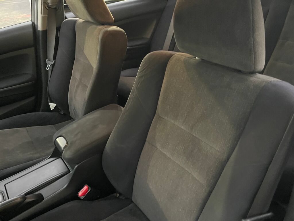 Used 2010 Honda Accord LX image 6