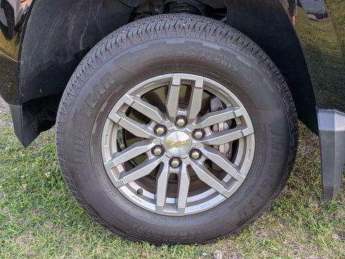 Used 2024 Chevrolet Colorado LT w/ LT Convenience Package image 10