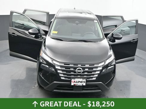 Used 2024 Nissan Rogue S image 82