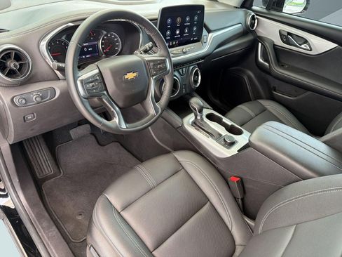 Certified 2025 Chevrolet Blazer LT w/ Midnight/Sport Edition FWD image 4