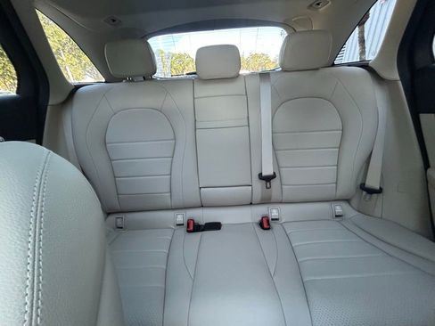 Used 2019 Mercedes-Benz GLC 300 4MATIC image 13