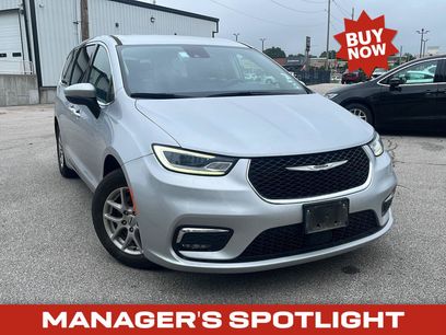Used 2023 Chrysler Pacifica Touring-L