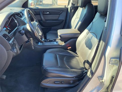 Used 2017 Chevrolet Traverse LT image 17