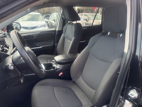 Used 2023 Toyota RAV4 LE image 15