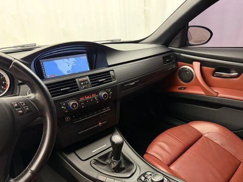 Used 2011 BMW M3 Convertible RWD image 17