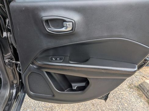 Used 2019 Jeep Compass Limited AWD/4WD image 34