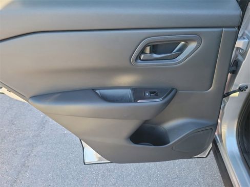 Certified 2025 Nissan Rogue S image 11