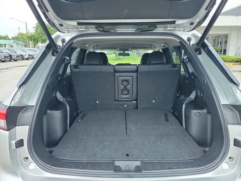 Used 2024 Mitsubishi Outlander SE FWD image 11