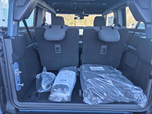 New 2025 Ford Bronco Base w/ Sasquatch Package image 14