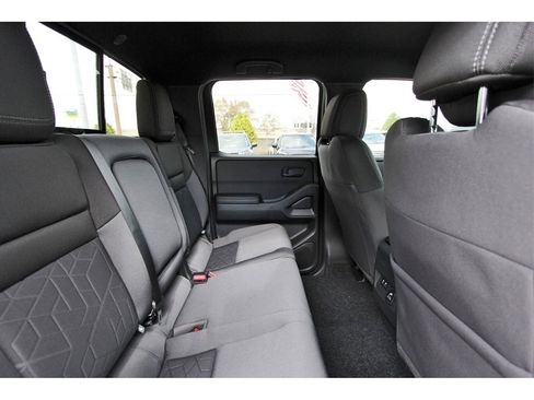 New 2026 Nissan Frontier SV w/ SV Convenience Package image 9