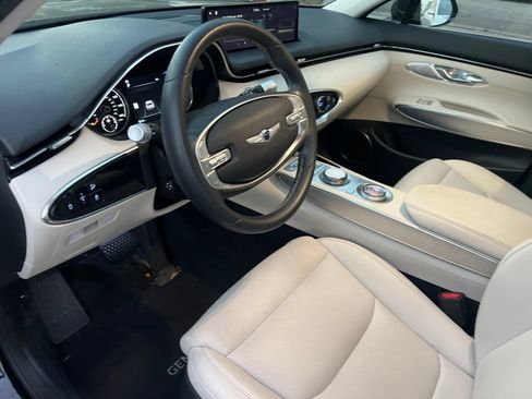 Used 2024 Genesis GV70 2.5T w/ Select Package AWD/4WD image 15
