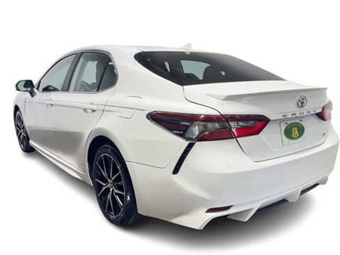 Used 2021 Toyota Camry SE w/ Convenience Package image 4