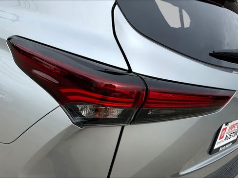 Used 2024 Toyota Highlander XSE FWD image 29