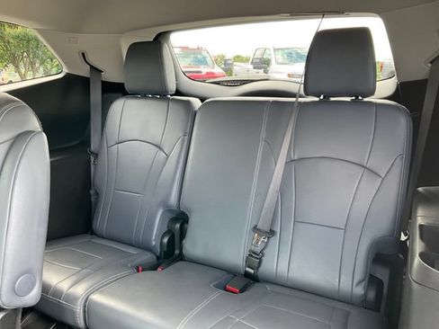 Used 2018 Buick Enclave Premium FWD image 17