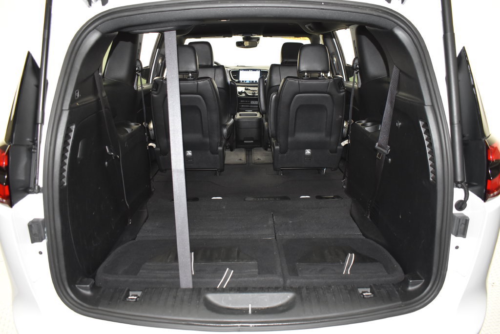 Used 2025 Chrysler Pacifica Select FWD image 37