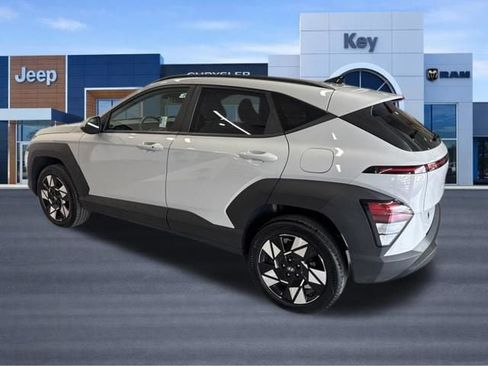 Used 2024 Hyundai Kona SEL AWD/4WD image 3
