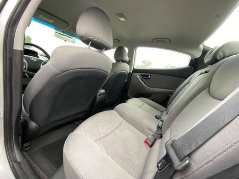 Used 2011 Hyundai Elantra GLS image 10