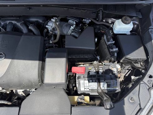 Used 2019 Toyota Highlander XLE AWD/4WD image 15