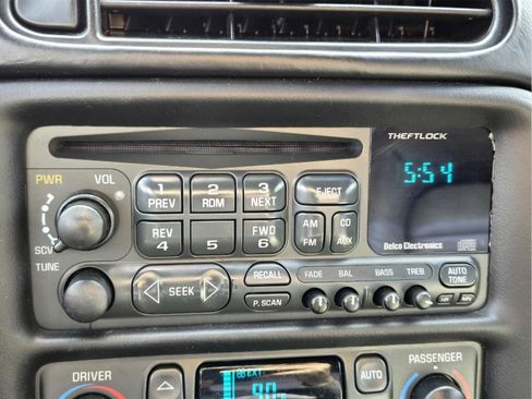 Used 2004 Chevrolet Corvette Coupe w/ Preferred Equipment Group RWD image 16