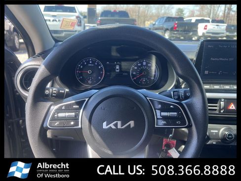 Used 2023 Kia Forte LXS w/ LXS Technology Package image 25