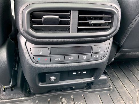 Used 2024 Honda Pilot Elite image 34