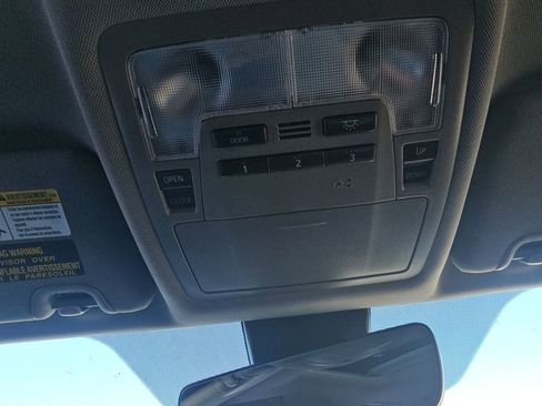 Used 2018 Toyota Highlander XLE image 21