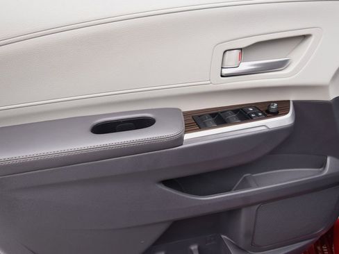 Used 2021 Toyota Sienna XLE image 28