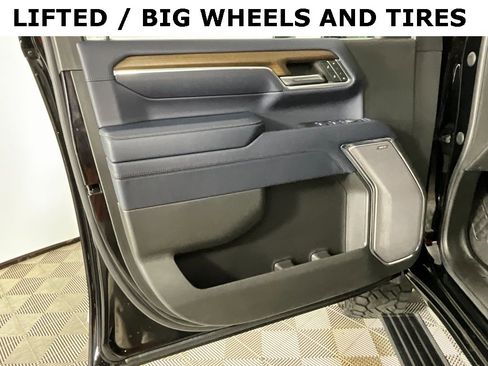 Used 2024 Chevrolet Silverado 3500 High Country w/ High Country Premium Package image 19