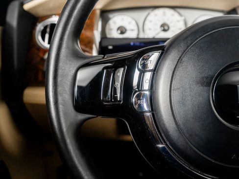 Used 2013 Rolls-Royce Ghost image 43