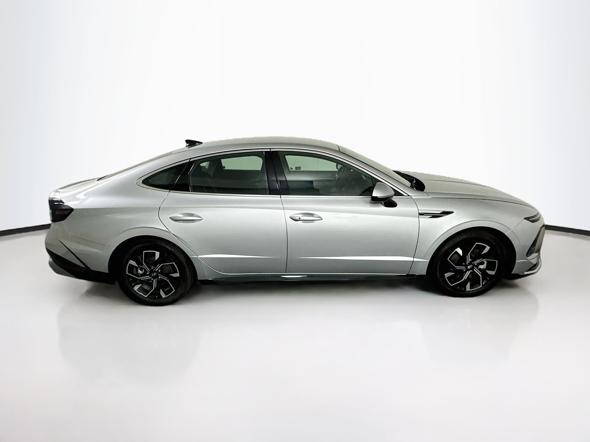 Used 2025 Hyundai Sonata SEL FWD image 10