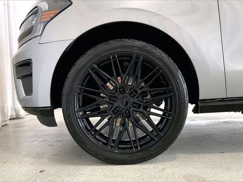 Used 2023 Ford Expedition Limited RWD image 8